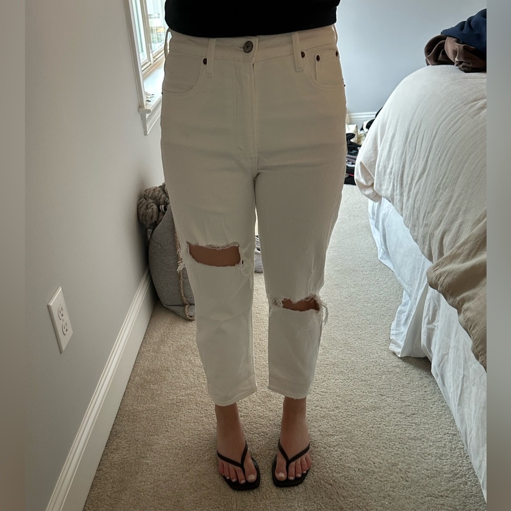 Abercrombie cropped white jeans TAG ON!